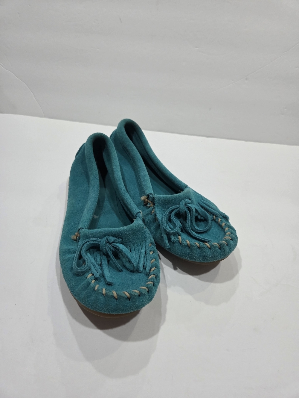 Minnetonka Teal Suede Moccasin Flats with Bow Detail Sz.3